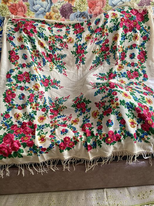 Старовинна велика хустина