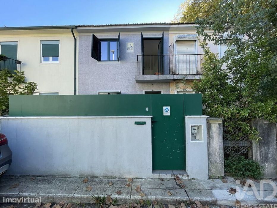 Moradia geminada T2 em Ramalde de 60 m2