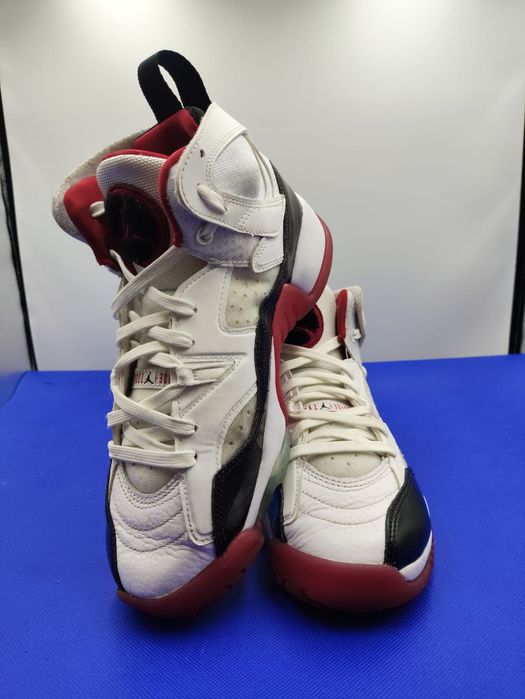 Кросівки Nike Jordan Two Trey ( унісекс) - 39 розмір.