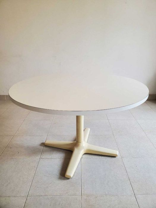 Mesa redonda vintage anos 60/70