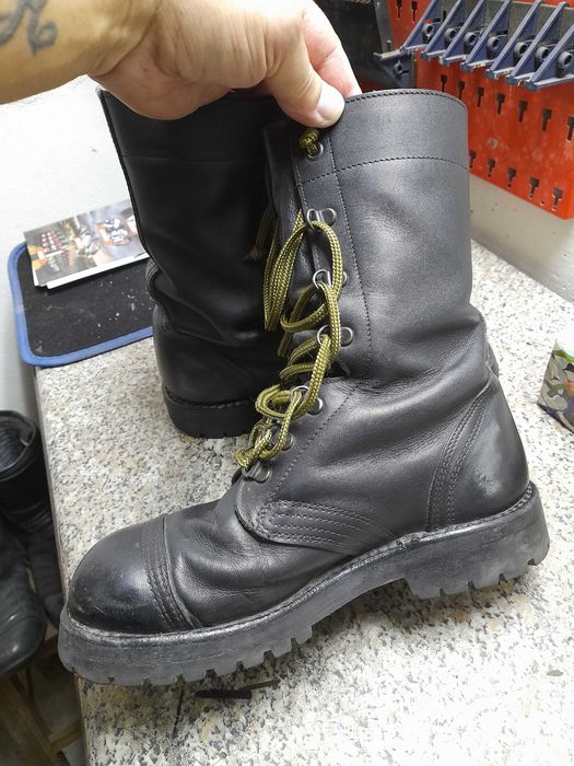 Botas de paraquedista novas n° 37 e n° 41. Troco por 39/40