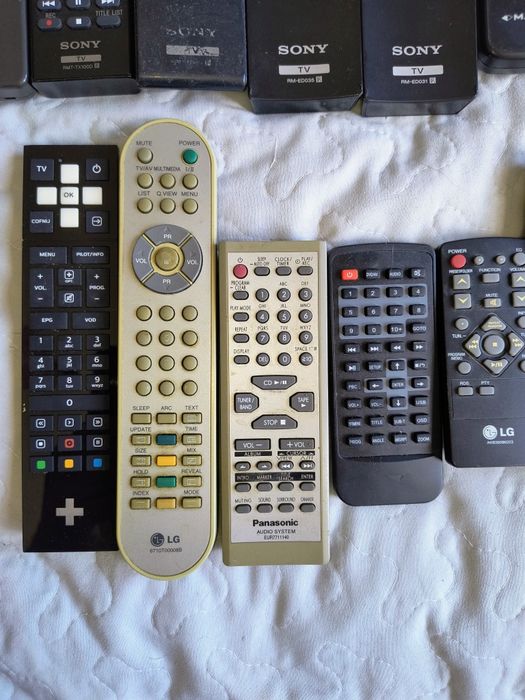 Piloty TV.samsung.Sony.LG.Grunding..