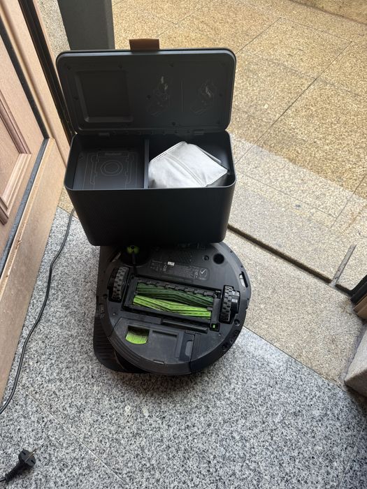 Irobot i8 + com fatura em bom estado