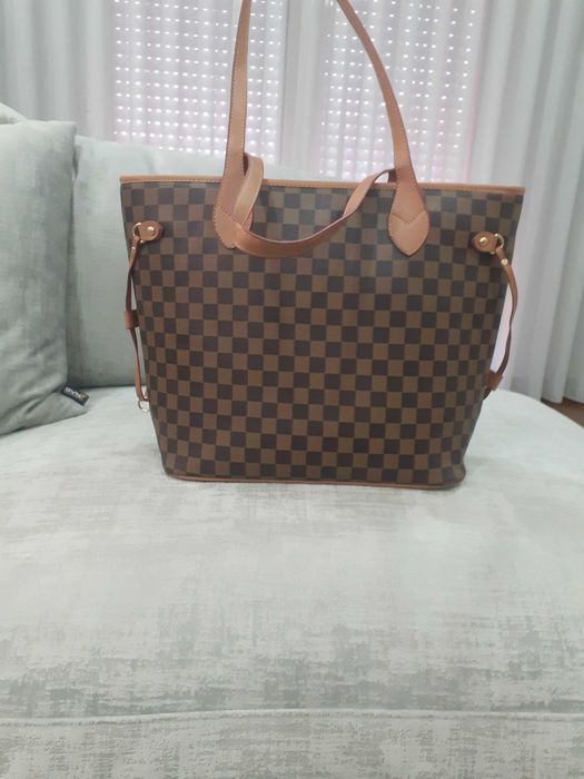 Vendo 3 sacos e 2 mochilas