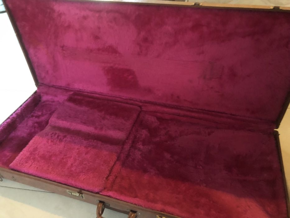 Futerał case Gibson flying v explorer