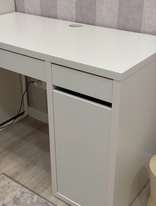 Стол Икея/IKEA белый,компактный,но вместительный