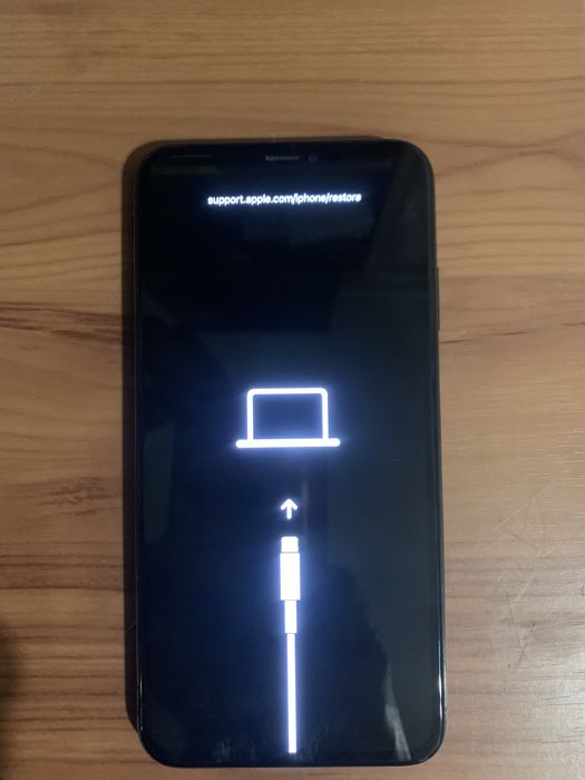 Продам iphone XS MAX на запчастини