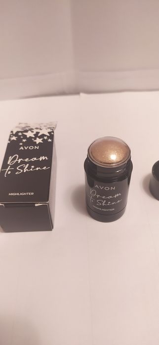 Avon rozświetlacz do twarzy dream to shine galatic gold
