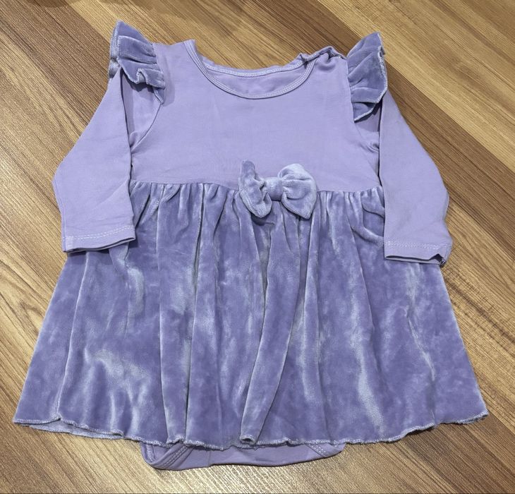 Гарна боді-сукня для дівчинки