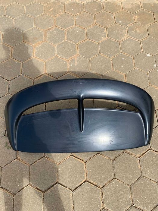 Aileron / Spoiler traseiro MG ZR com 3.º stop