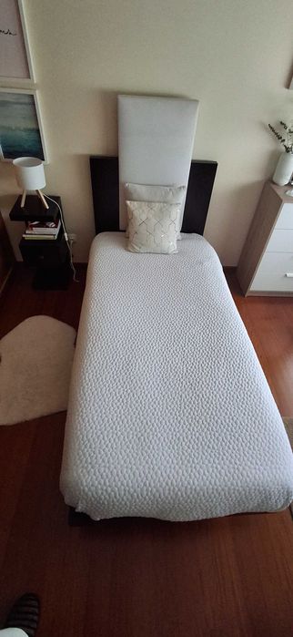 Cama de solteiro com estilo