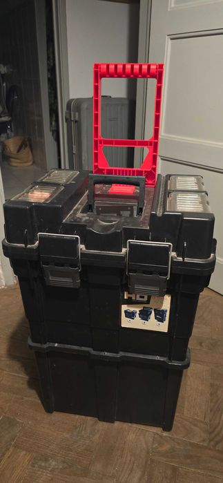 Kit de ferramentas, maleta de ferramentas e conjunto de grampos