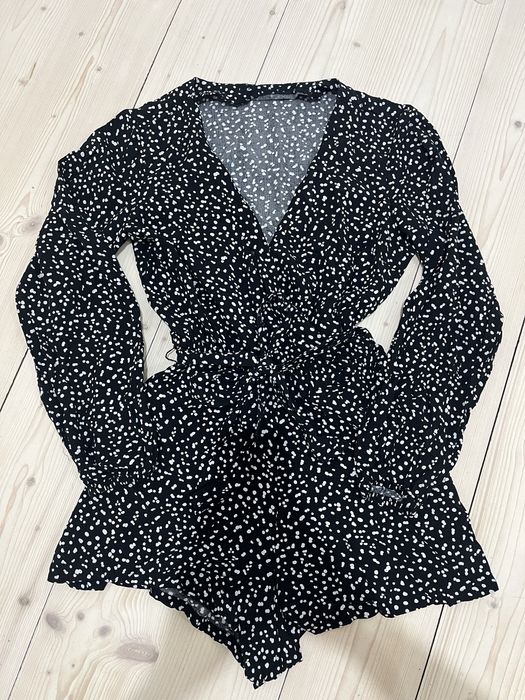 Wzorzysty czarno-biały kombinezon Sinsay