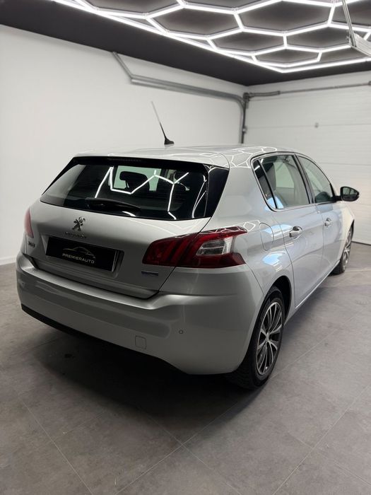 Peugeot 308 1.2 PureTech Business Line