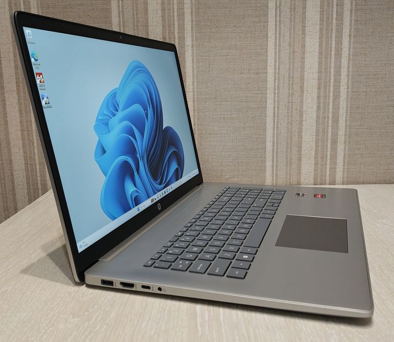 Ноутбук HP 17,3" FHD IPS, Ryzen 5 7520U, 16GB DDR5, 512Gb SSD