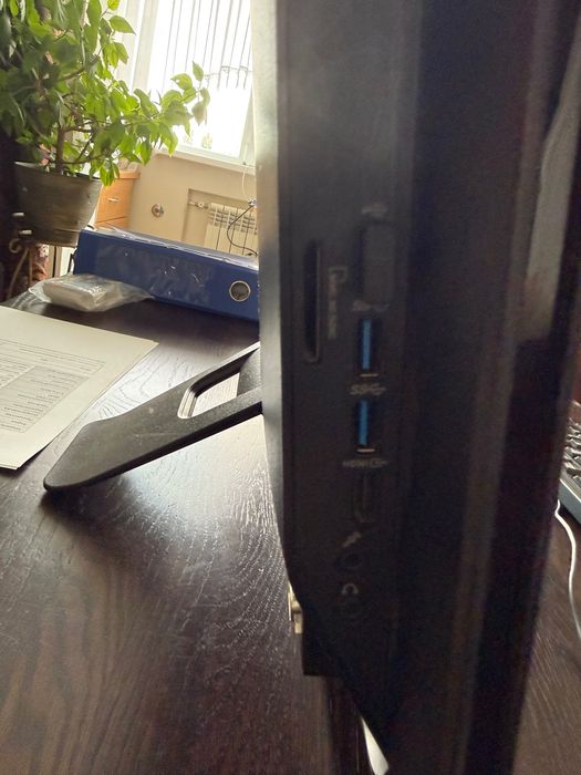 Моноблок ASUS ET2013IUKI / Core i3 / 4 ГБ / SSD 120 ГБ / 20″