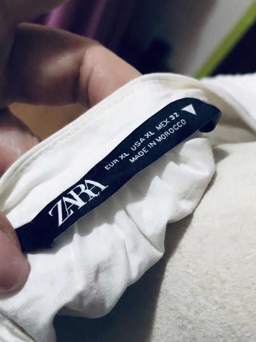 Blusa branca  com folhinhos Zara