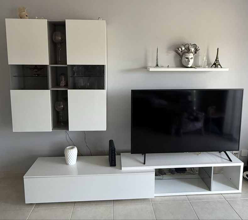 Conjunto de Sala TV Moderno - Vitrine Suspensa + Prateleira