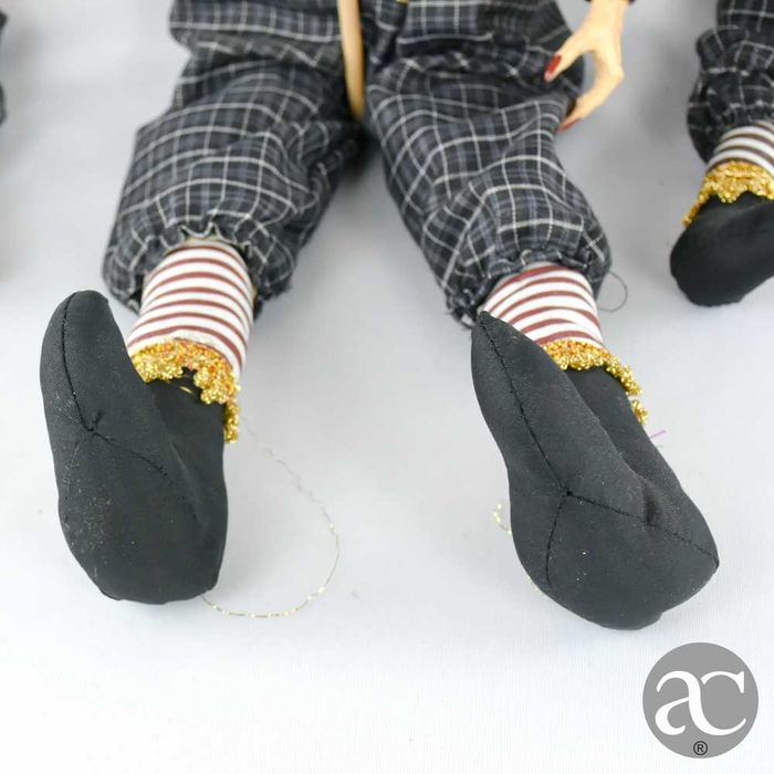 3 Pierrots / Bobos da Corte em Porcelana de Veneza e tecido