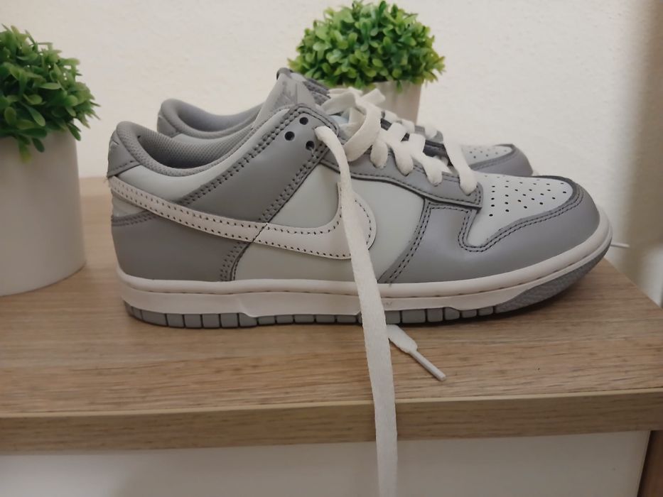 Nike dunk cinzentas
