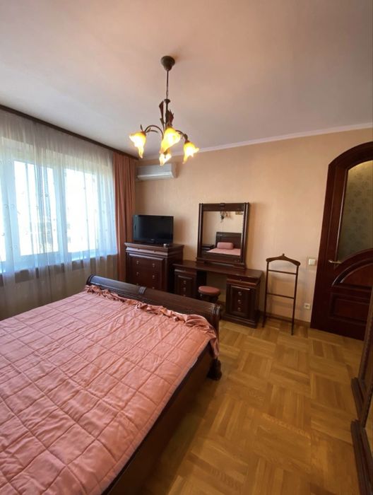 Оренда 3К 105м Печерськ м. Арсенальна