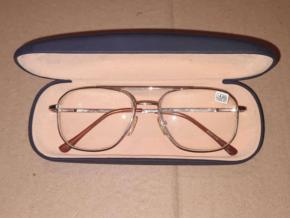 Очки для зрения продам с коробочкой Boshi