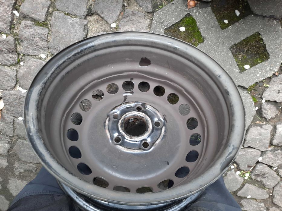 Oryginalna felga stalowa VOLKSWAGEN 15" 5x112x57,1 6J ET 37 VW PASSAT