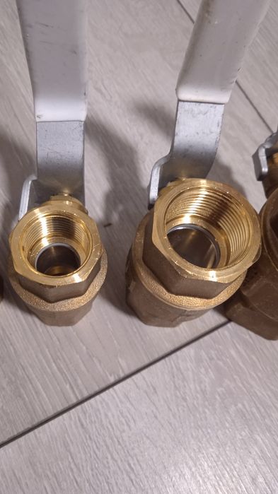 Продам краны шаровые.