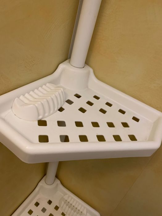 Кутова поличка для ванної кімнати