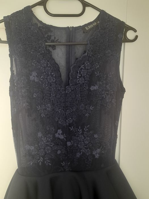 Sukienka z koronką 38