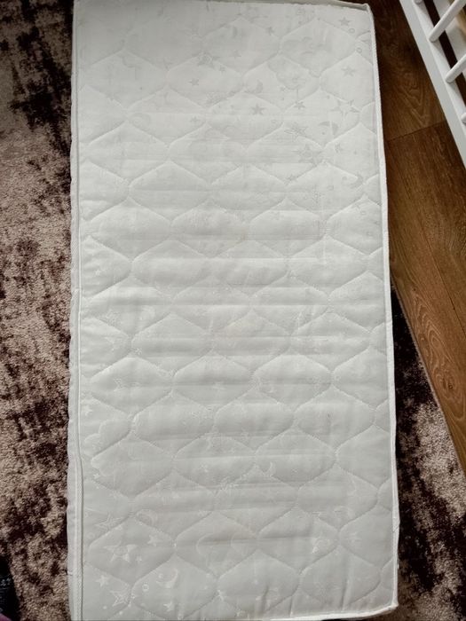 Дитяче ліжечко, дерев'яне ліжечко