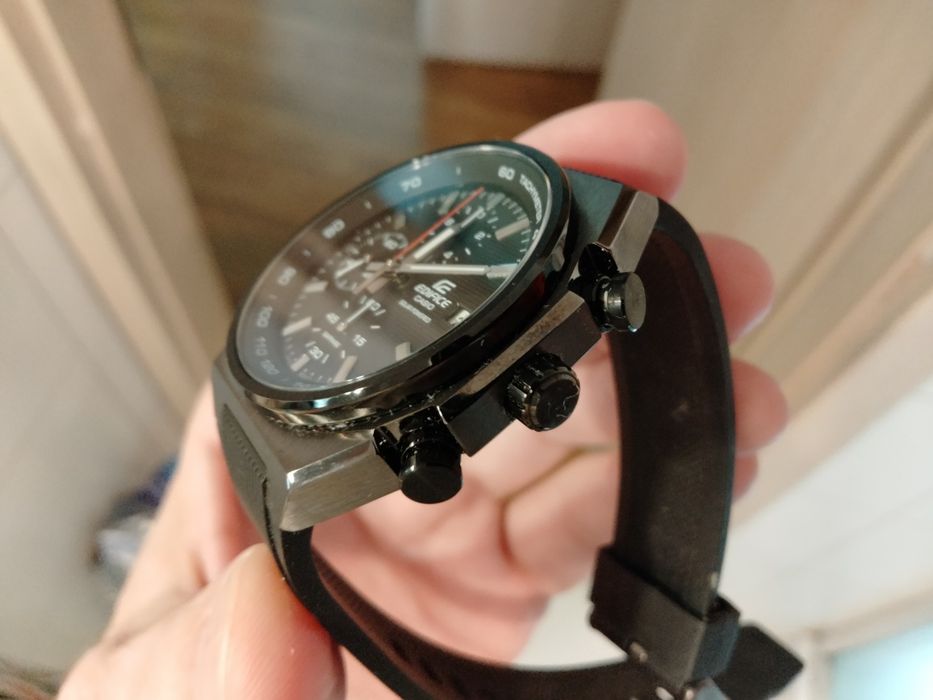 Casio EDIFICE EFS-S660PB-1AEF casio g shock