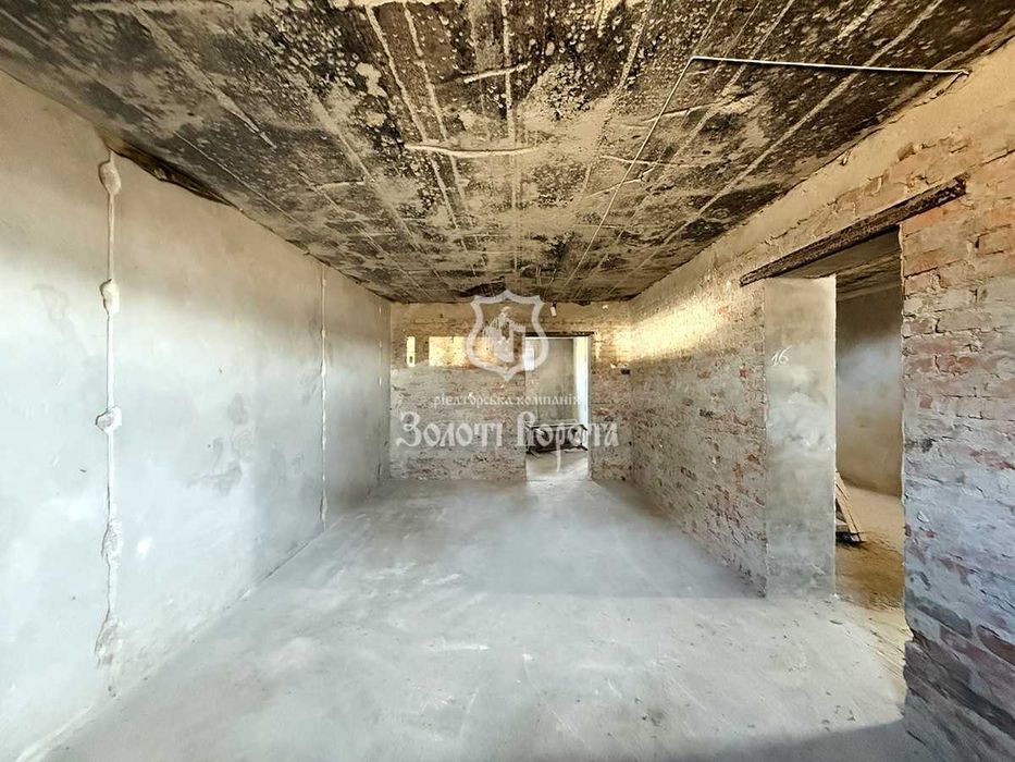 Будинок, 2 поверхи, ділянка — 0,8 га. с. Гавронщина, Макарівський р-н