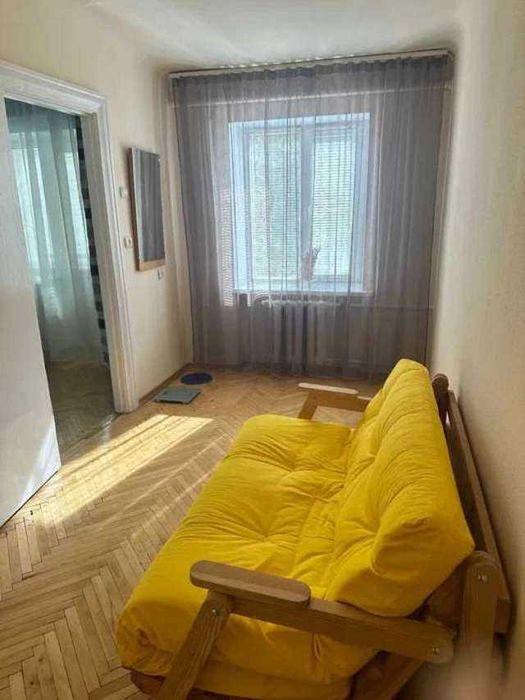 Продам 2-кімн. Лабораторна вул. 28, 44 м.кв