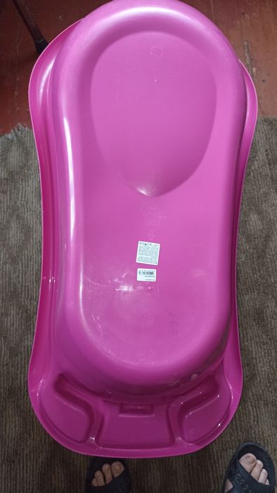 Дитяча ванночка для купання.