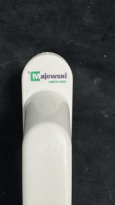 Klamki do okien i drzwi