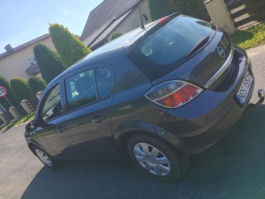Opel Astra H rok 2011