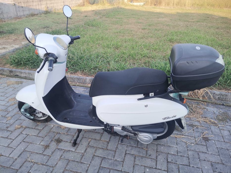 Scooter daelim besbi 125cm3