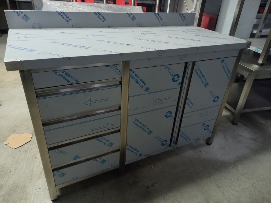 Bancada inox com gavetas