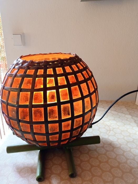 Candeeiro de mesa, invulgar