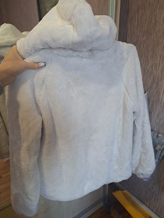 Шубка біла коротка