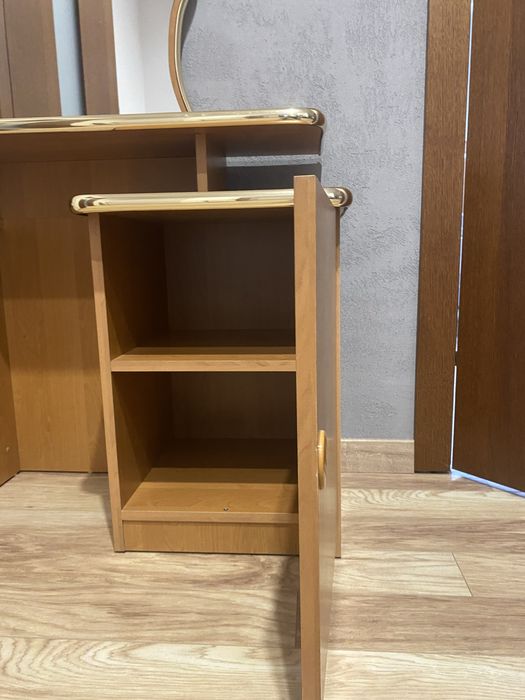 Toaletka z lustem 120 cm i szafa 3.drzwiowa