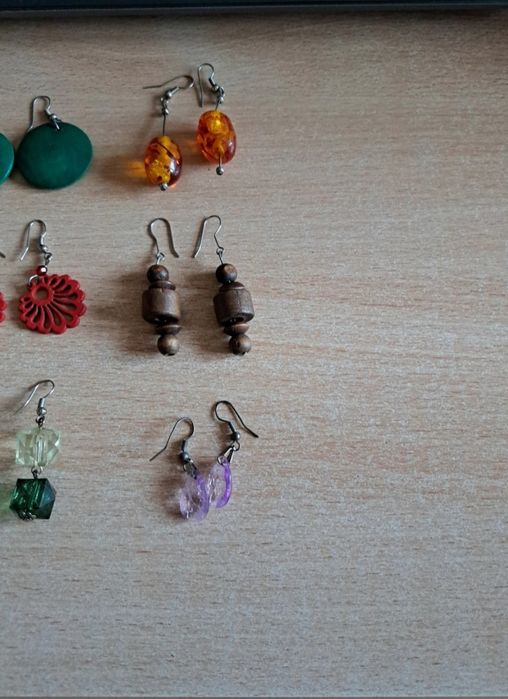 Sztuczna biżuteria- kolczyki - 10 sztuk