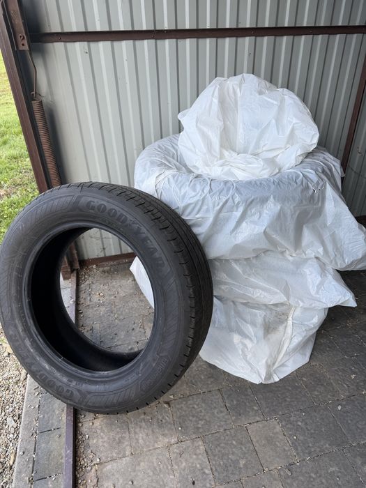 Opony  Goodyear EfficientGrip Cargo 2  215/60 R17 C  109/107H