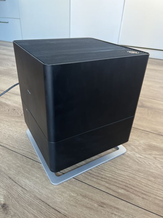 Nawilżacz powietrza ewaporyzacyjny Stadler Form Oskar czarny