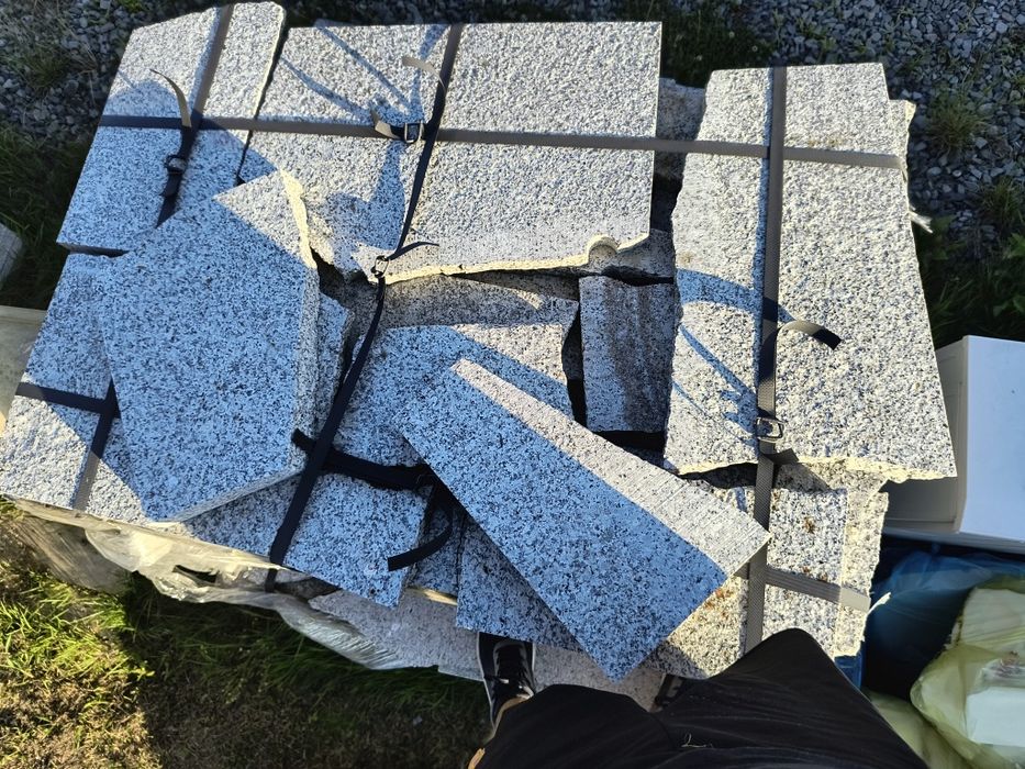 Płyty granitowe grubości 3/4/5cm. Obrzeża, krawężniki, taras, podjazd