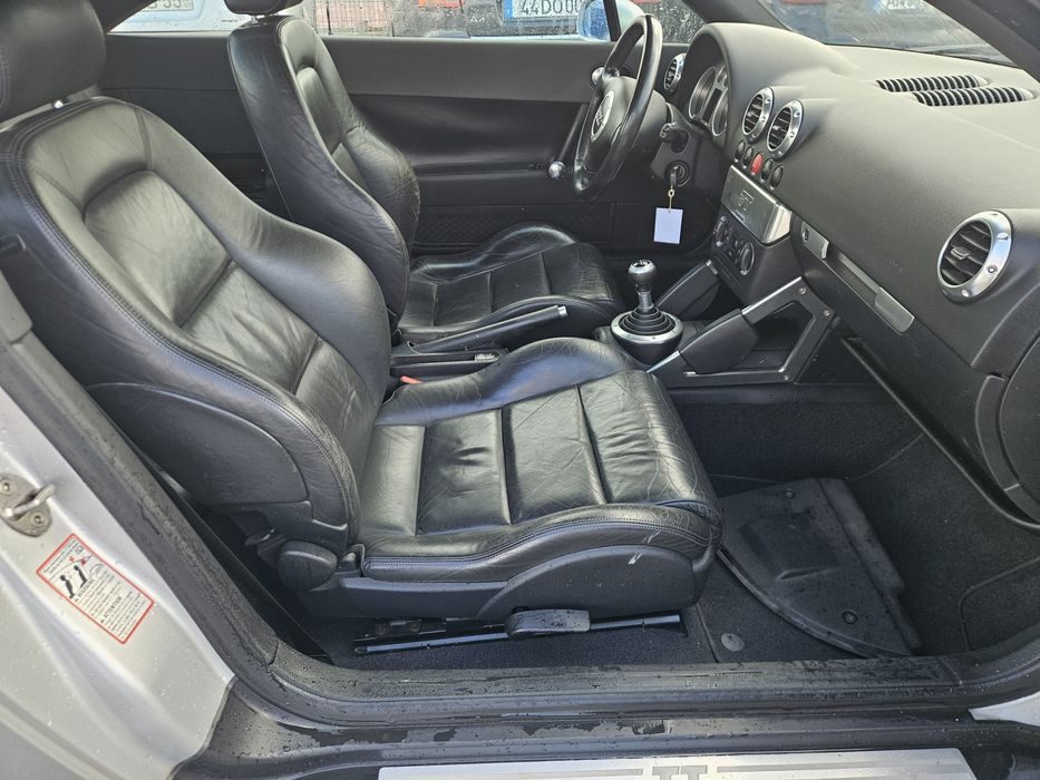 Audi TT 1.8T Financiamento até 120 Meses Aceitamos Retomas