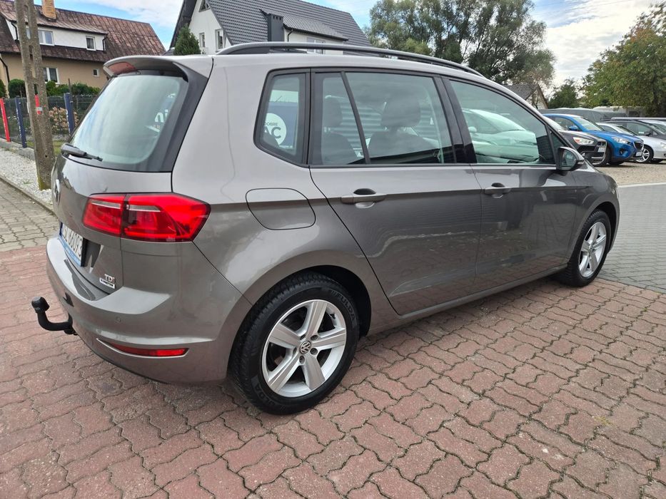 Volkswagen Golf Sportsvan Pełny VIN oraz data pierwszej rejestracji w ogłoszeniu.98 tyś przebieg