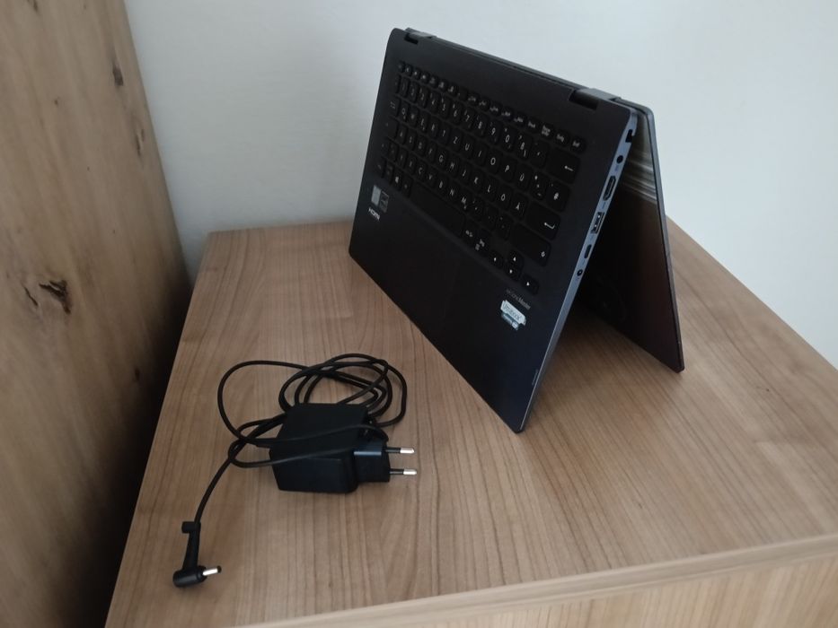 Konwertowalny laptop 360° Asus,  Core i3