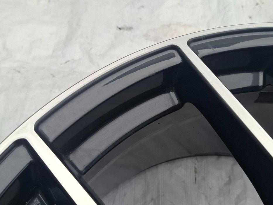felga aluminiowa audi q7 sq7 q8 sq8 s-line audi sport 22 4m8.601.025.q